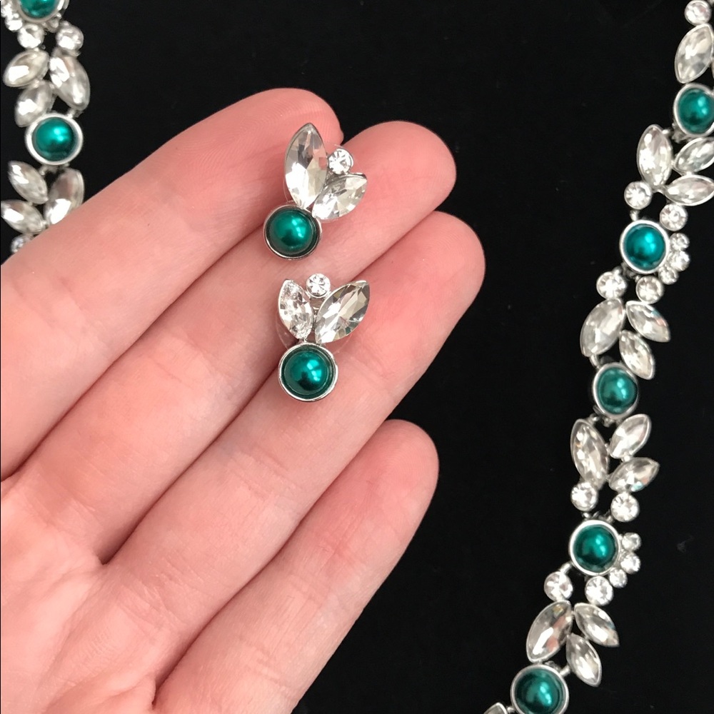 Necklace and earring set